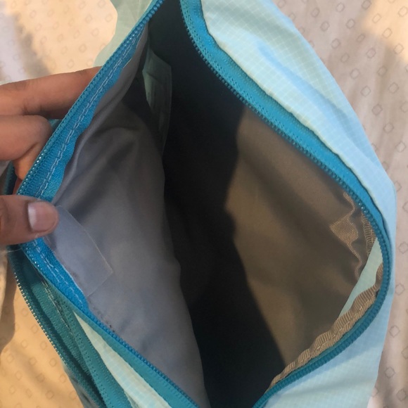 SALE‼️ NWOT BLUE CROSS BAG - Picture 4 of 6